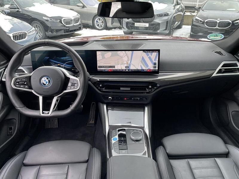 Gebraucht BMW i4 Comfort Edition 250 kW (340 PS) 2025 Dragon fire rot Limousine