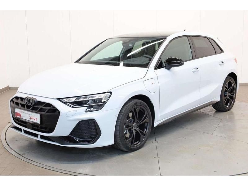 Gebraucht Audi A3 S-Line 204 PS (150 kW) 2025 Gletscherweiß metallic Limousine