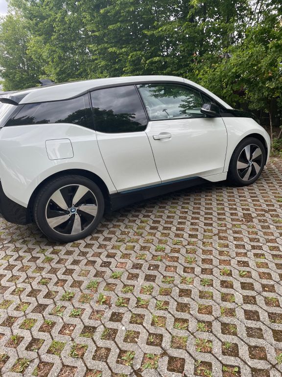 Weiß Gebraucht 2016 BMW i3 Kleinwagen | 13.550 € (Fairer Preis) - Bild 1/4