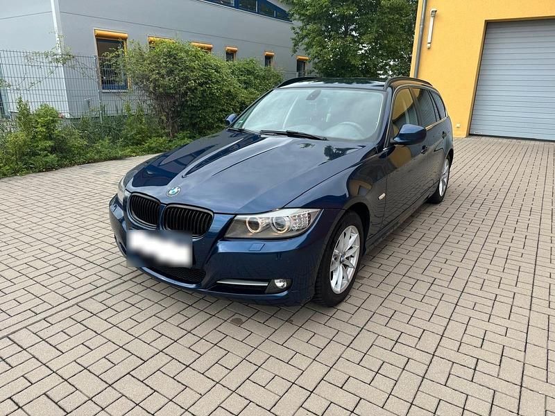 Gebraucht BMW 318 Exclusive 143 PS (105 kW) 2012 Kombi