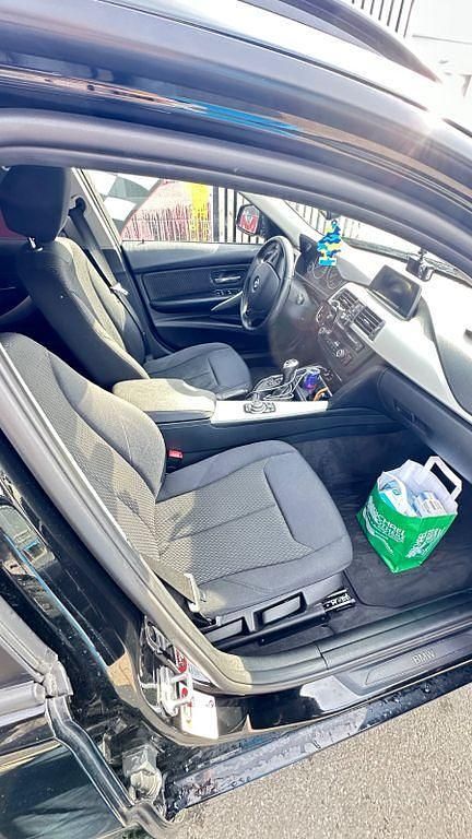 Gebraucht BMW 320 Luxury Line 184 PS (135 kW) 2012 Schwarz Kombi