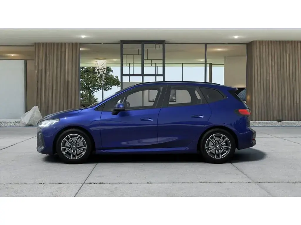 Gebraucht BMW 220 Active Tourer M Sport 156 PS (114 kW) 2025 Blau Van / Kleinbus