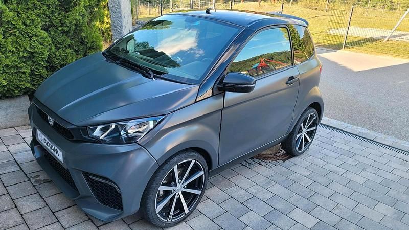 Grau Gebraucht 2021 Aixam City Coupé | 13.100 € - Bild 1/4