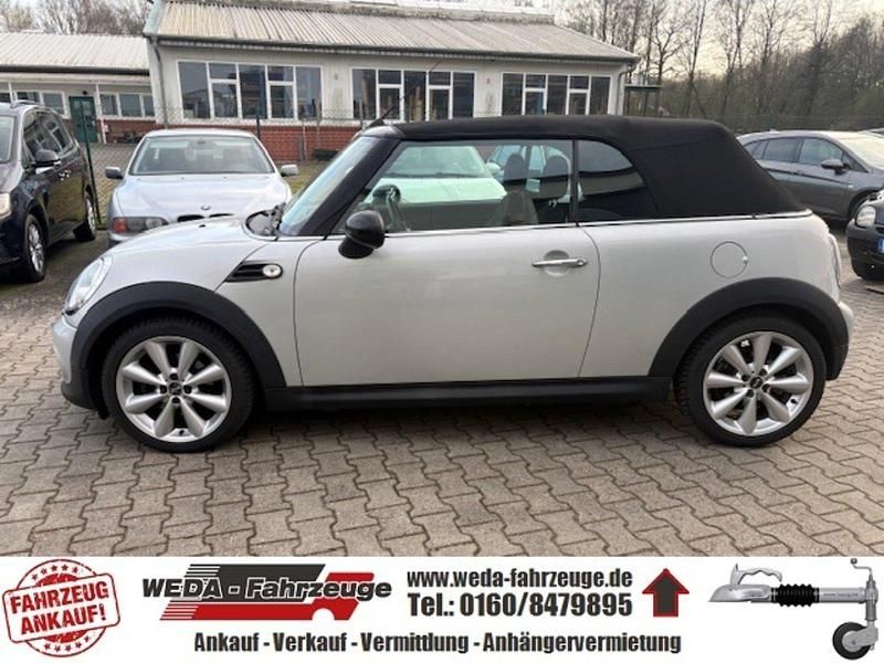 Gebraucht Mini Cooper Cabriolet 122 PS (89 kW) 2011 White silver metallic Cabrio
