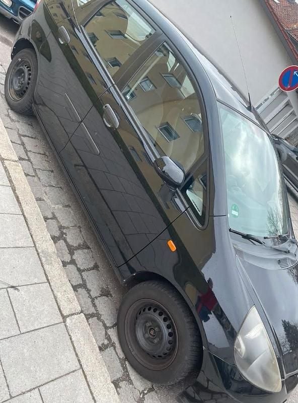 Second-hand Honda Jazz 83 CP (61 kW) 2002 Negru Hatchback