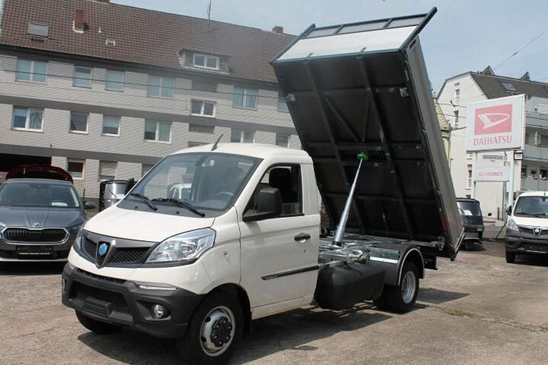 Neu Piaggio Porter 106 PS (77 kW) 2025 Plaster weiss SUV