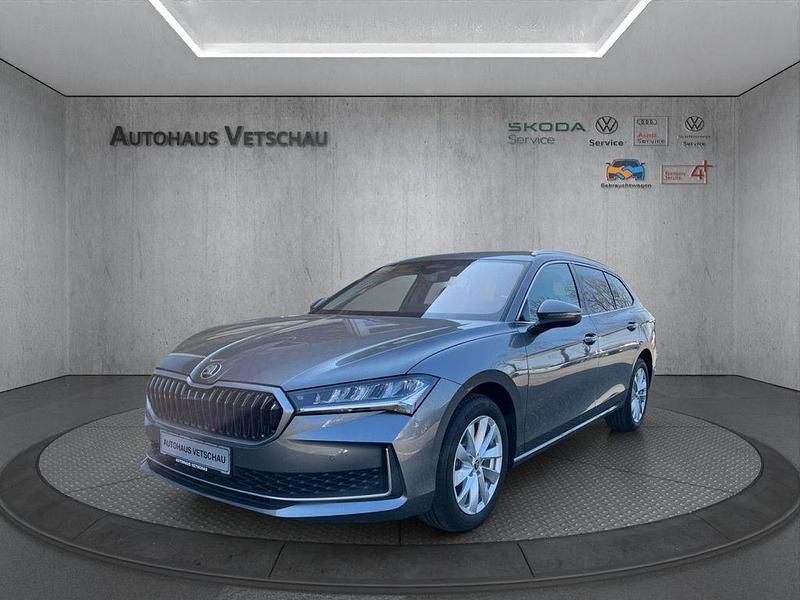 Gebraucht Skoda Superb Selection 150 PS (110 kW) 2024 Graphite grau Kombi