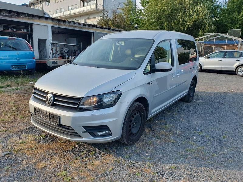 Silber Gebraucht 2016 VW Caddy Maxi Trendline Van / Kleinbus | 8.500 € (Fairer Preis) - Bild 1/4