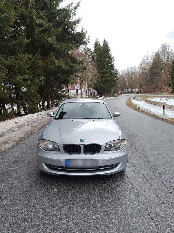 Gebraucht BMW 120 177 PS (130 kW) 2008 Silber Kleinwagen