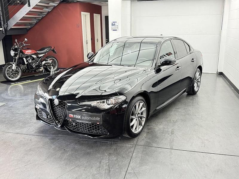 Schwarz Gebraucht 2022 Alfa Romeo Giulia Sprint Sprint Coupé | 30.990 € - Bild 1/2