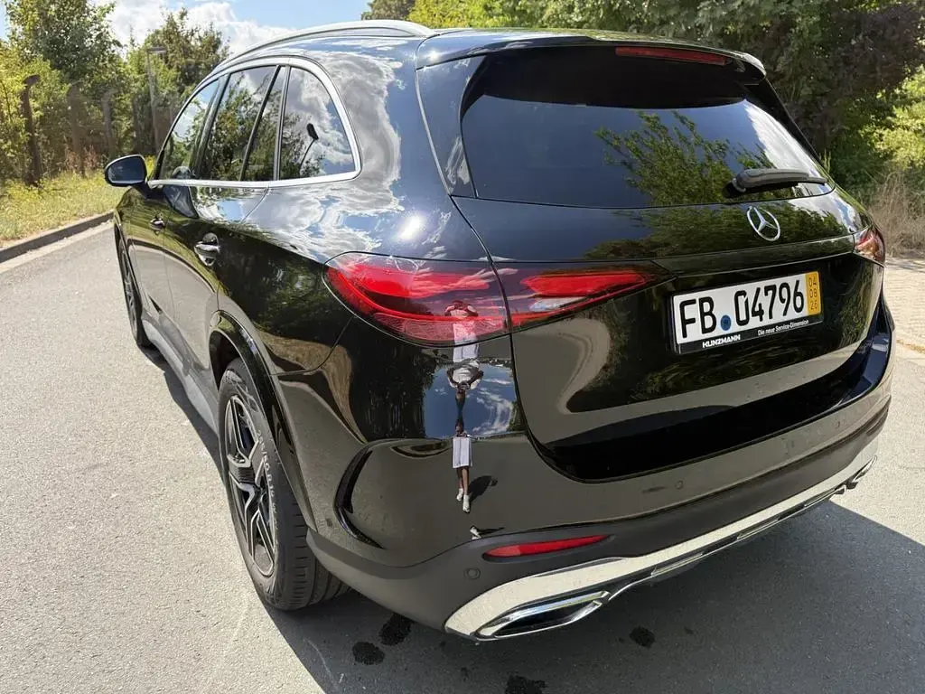 Gebraucht Mercedes GLC300 269 PS (197 kW) 2024 Schwarz SUV