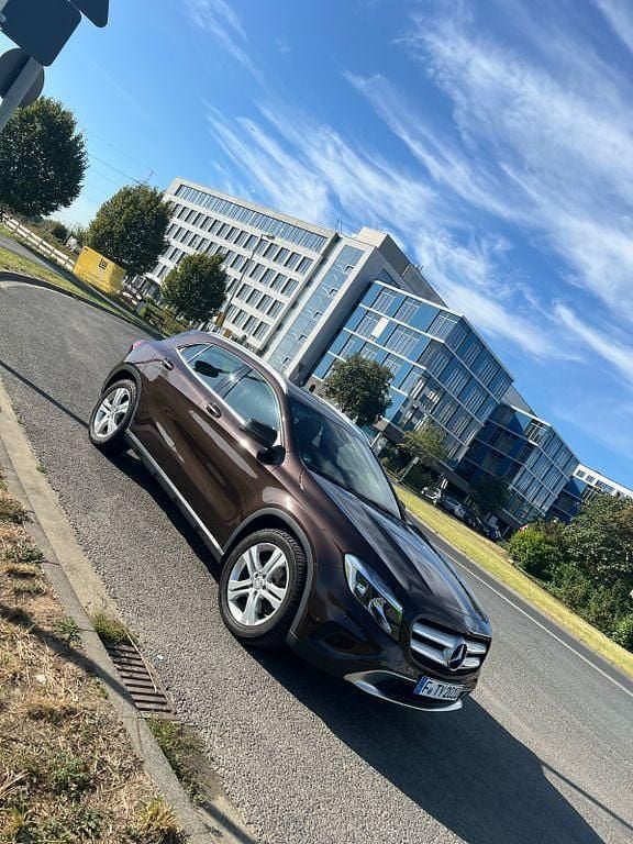 Braun Gebraucht 2014 Mercedes GLA250 SUV | 24.999 € (Teuer) - Bild 1/4