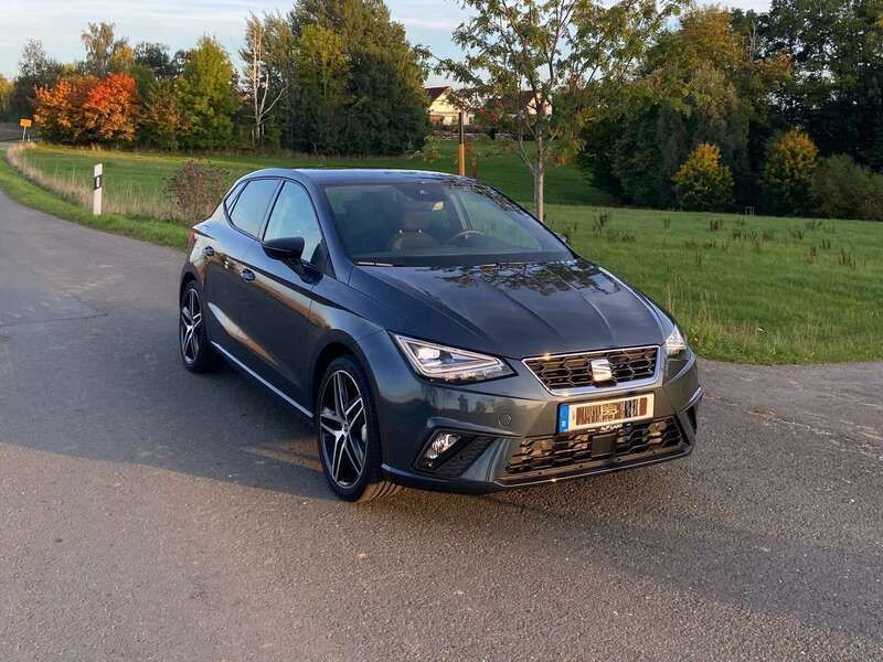 Schwarz Gebraucht 2022 Seat Ibiza Kleinwagen | 17.000 € (Teuer) - Bild 1/4