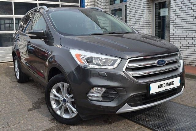 Gebraucht Ford Kuga Titanium 150 PS (110 kW) 2017 Grau SUV