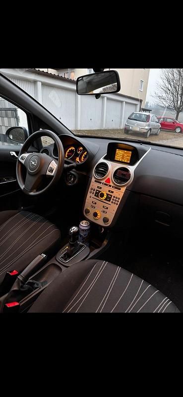 Gebraucht Opel Corsa 90 PS (66 kW) 2008 Silber Kleinwagen