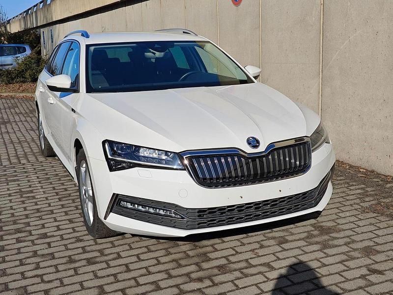 Gebraucht Skoda Superb Style 218 PS (160 kW) 2020 Weiß Kombi