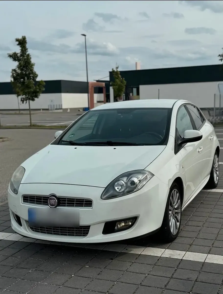 Gebraucht Fiat Bravo 120 PS (88 kW) 2011 Weiß Kleinwagen