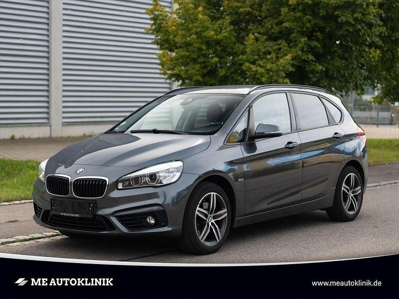 Grau Gebraucht 2017 BMW 218 Active Tourer Sport Line Van / Kleinbus | 14.999 € (Fairer Preis) - Bild 1/4