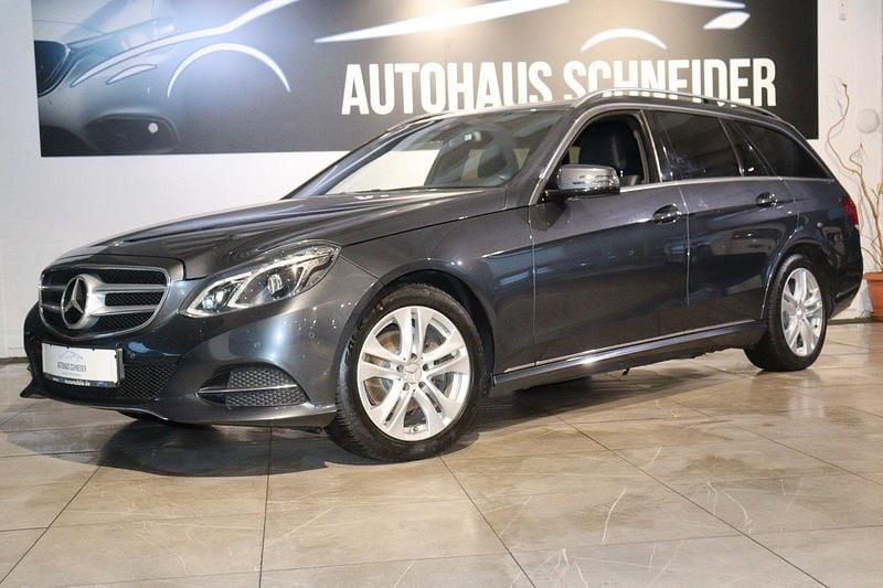 Grau Gebraucht 2015 Mercedes E220 Kombi | 14.600 € (Fairer Preis) - Bild 1/4