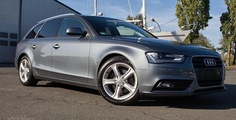 Grau Gebraucht 2013 Audi A4 Ambition Kombi | 9.250 € (Guter Preis) - Bild 1/4