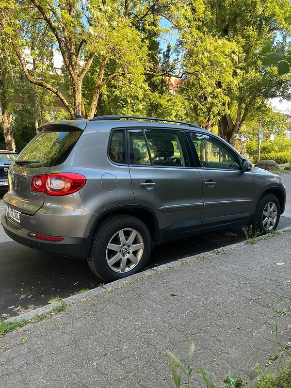 Grau Gebraucht 2008 VW Tiguan SUV | 4.300 € (Superpreis) - Bild 1/4