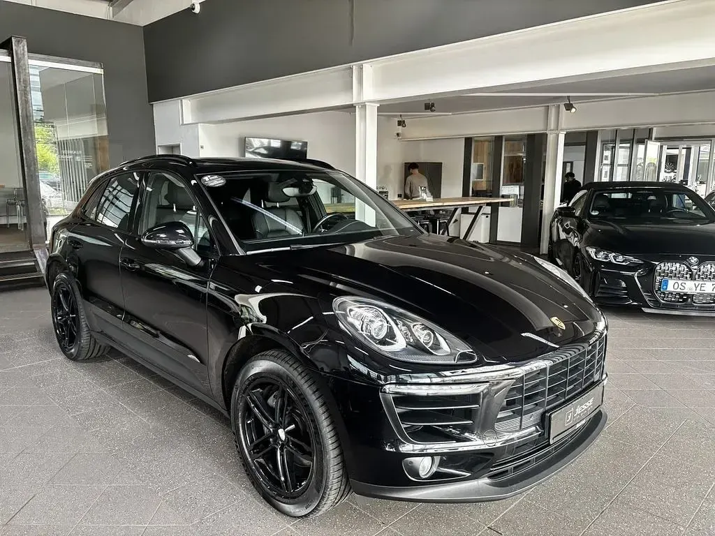 Begagnad Porsche Macan 252 HK (185 kW) 2016 Svart SUV