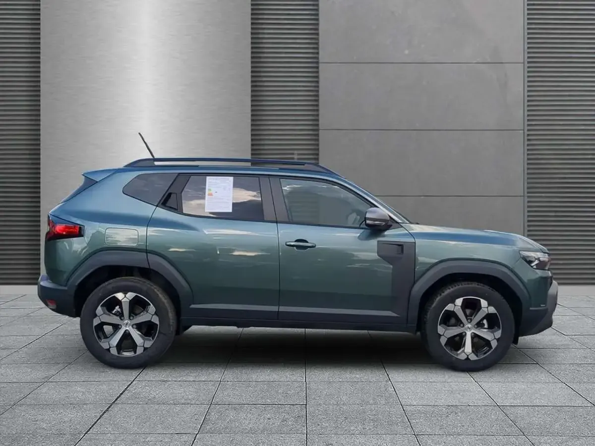 Neu Dacia Duster Extreme 131 PS (96 kW) 2025 Zedergrün SUV