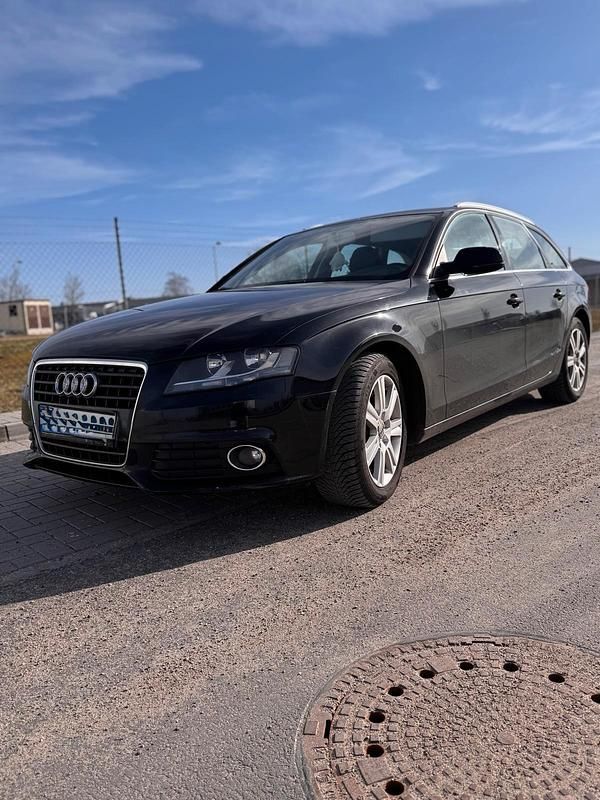 Gebraucht Audi A4 176 PS (129 kW) 2010 Schwarz Kombi