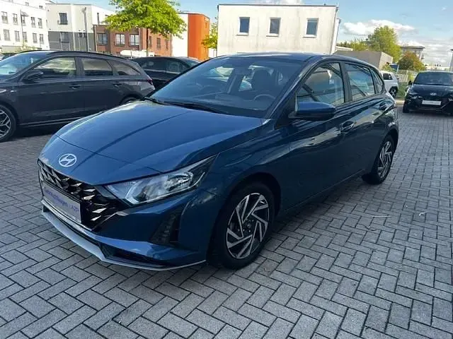 Gebraucht Hyundai i20 Trend 101 PS (74 kW) 2025 Vibrant blue Kleinwagen