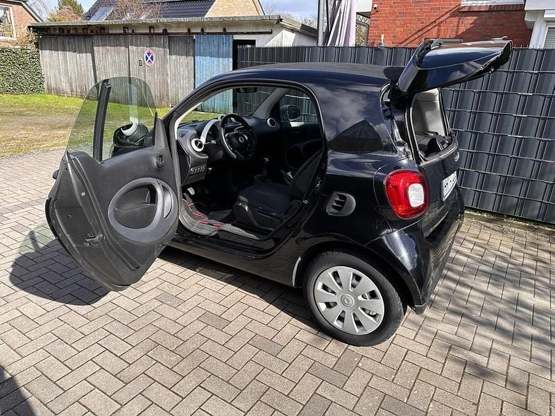 Gebraucht Smart ForTwo Coupé 71 PS (52 kW) 2017 Schwarz Coupé