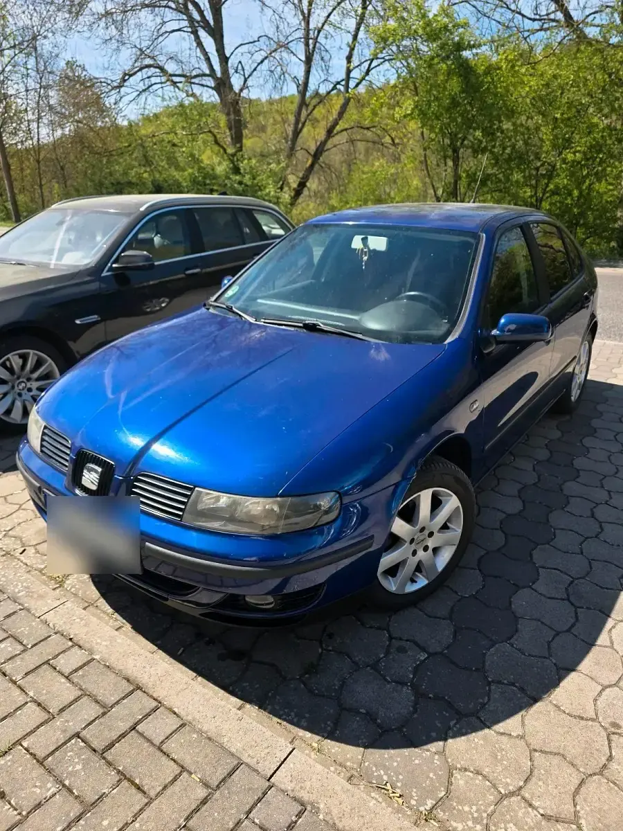Usata Seat Leon 125 CV (91 kW) 2002 Blu Utilitaria