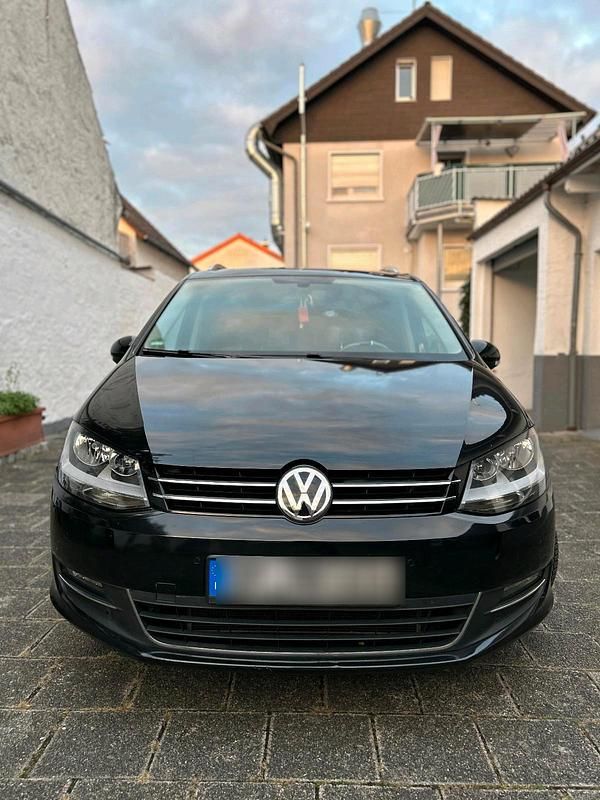 Schwarz Gebraucht 2016 VW Sharan Van / Kleinbus | 13.950 € (Teuer) - Bild 1/4