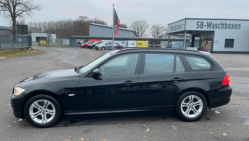 Gebraucht BMW 318 143 PS (105 kW) 2010 Schwarz Kombi