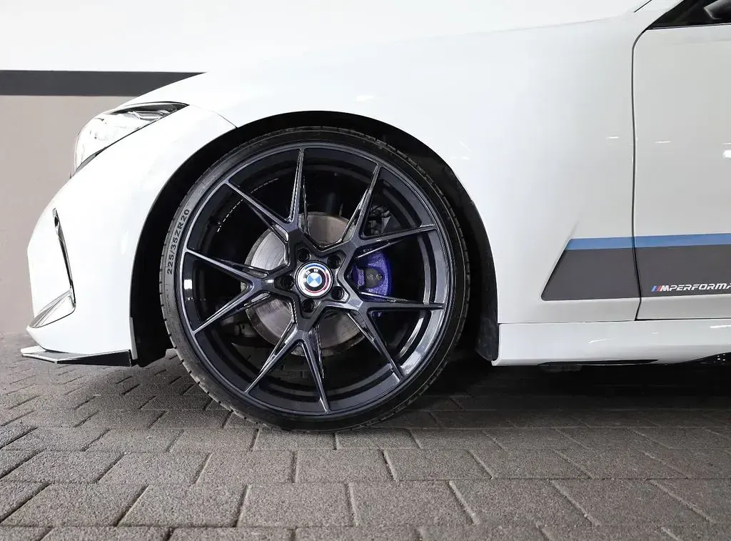Używany BMW 330 Performance 258 KM (189 kW) 2021 Biały Sedan/Limuzyna