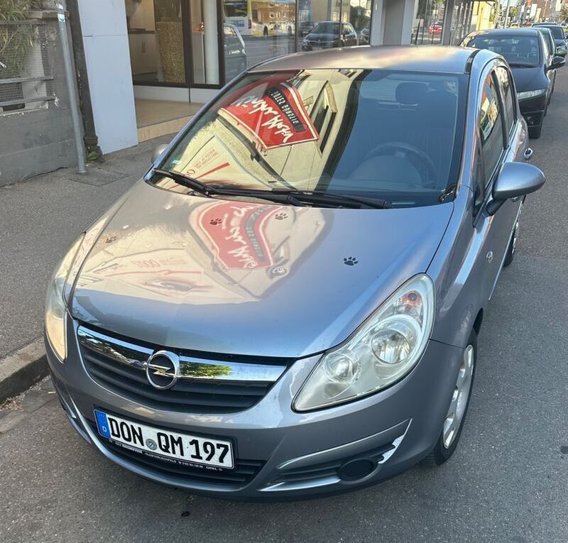 Grau Gebraucht 2007 Opel Corsa Cosmo Limousine | 2.400 € (Etwas zu teuer) - Bild 1/3