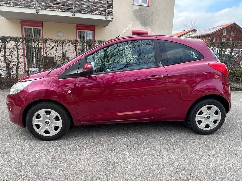 Gebraucht Ford Ka Ambiente 69 PS (50 kW) 2011 Rot Kleinwagen