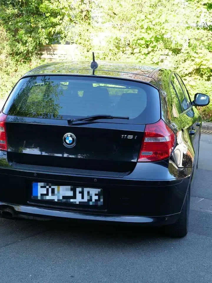 Usata BMW 116 122 CV (89 kW) 2009 Nero Utilitaria