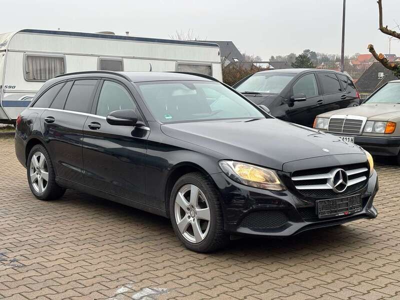 Schwarz unilack Gebraucht 2015 Mercedes C200 Kombi | 7.500 € - Bild 1/4