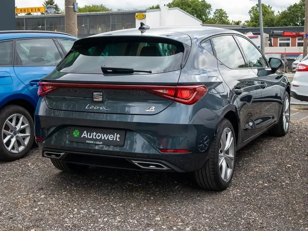 Gebraucht Seat Leon FR 204 PS (150 kW) 2022 Magnetic grau metallic Limousine