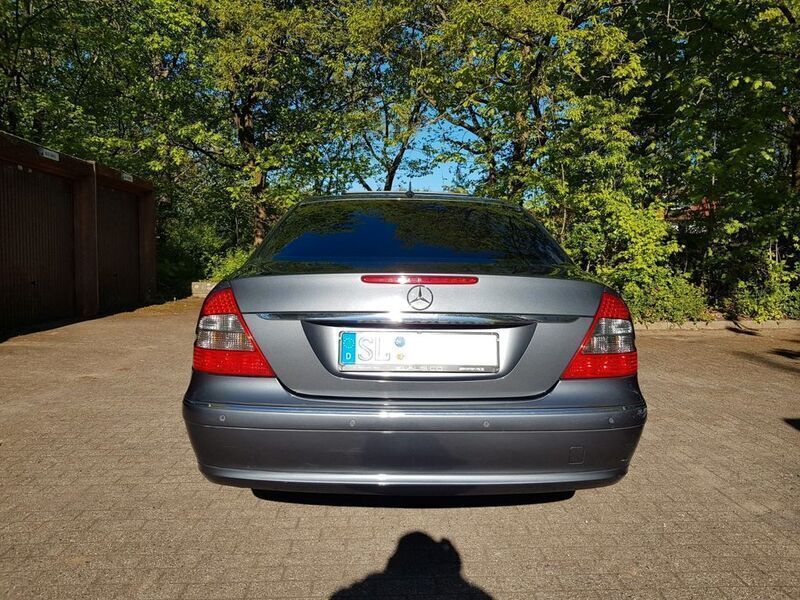 Gebraucht Mercedes E220 Avantgarde 170 PS (125 kW) 2007 Grau Limousine