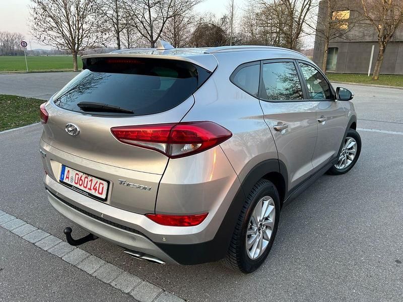 Gebraucht Hyundai Tucson 136 PS (100 kW) 2016 Weiß SUV