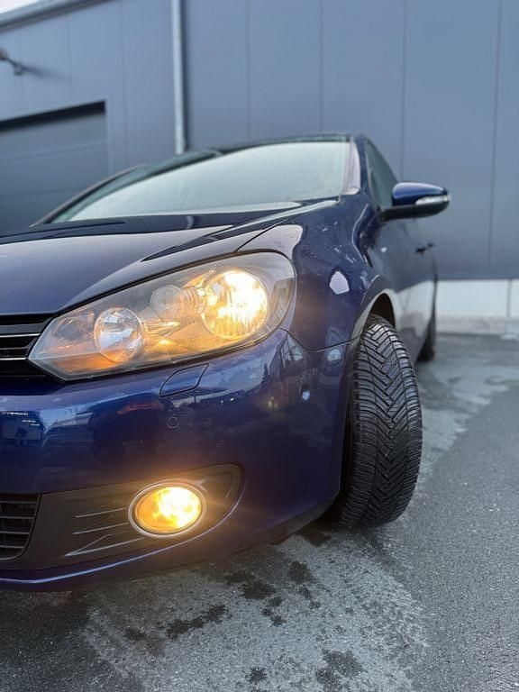 Gebraucht VW Golf VI Team 105 PS (77 kW) 2010 Blau Kleinwagen