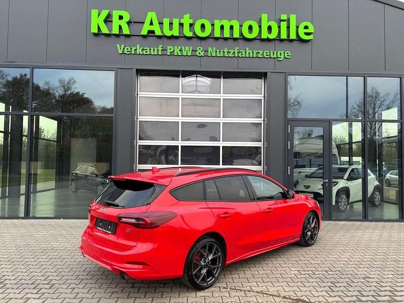 Gebraucht Ford Focus ST 280 PS (205 kW) 2024 Rot Limousine