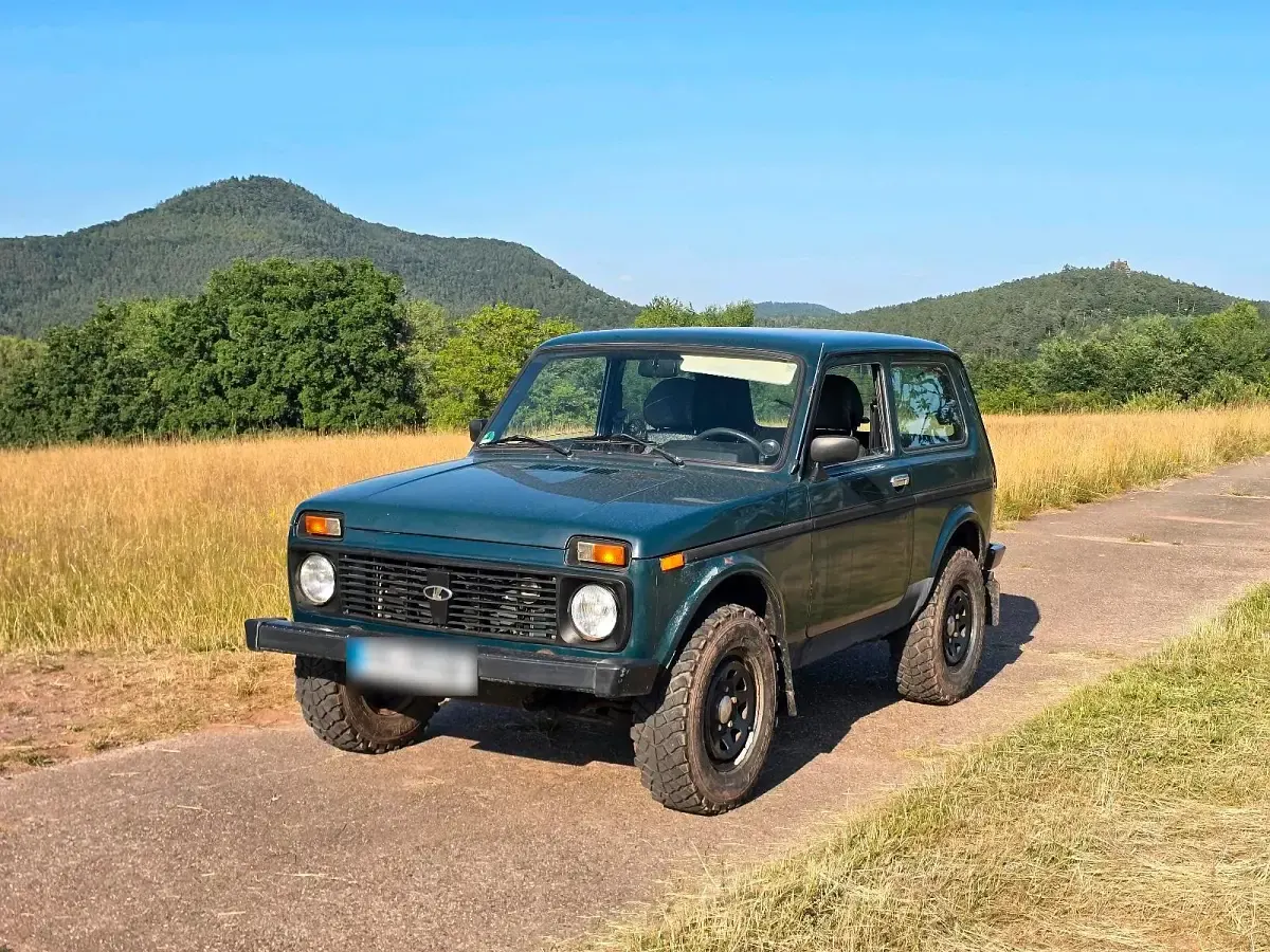 Gebraucht Lada niva 82 PS (60 kW) 2008 Grün SUV