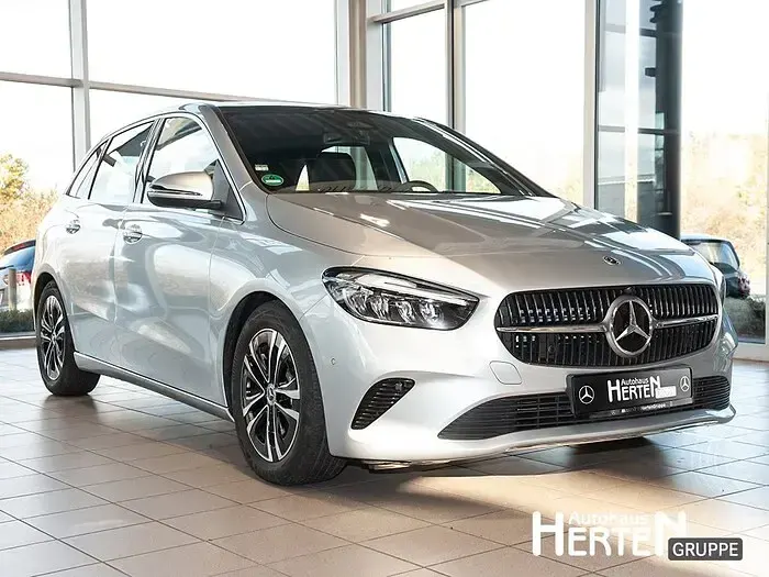 Gebraucht Mercedes B200 Progressive 150 PS (110 kW) 2025 Lack hightechsilber Kleinwagen