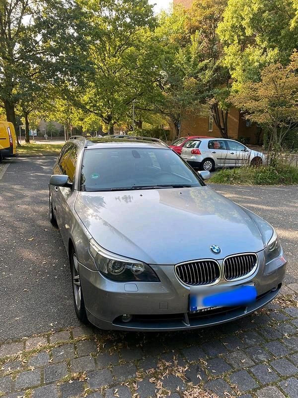 Grau Gebraucht 2007 BMW 530 Kombi | 4.500 € (Superpreis) - Bild 1/4