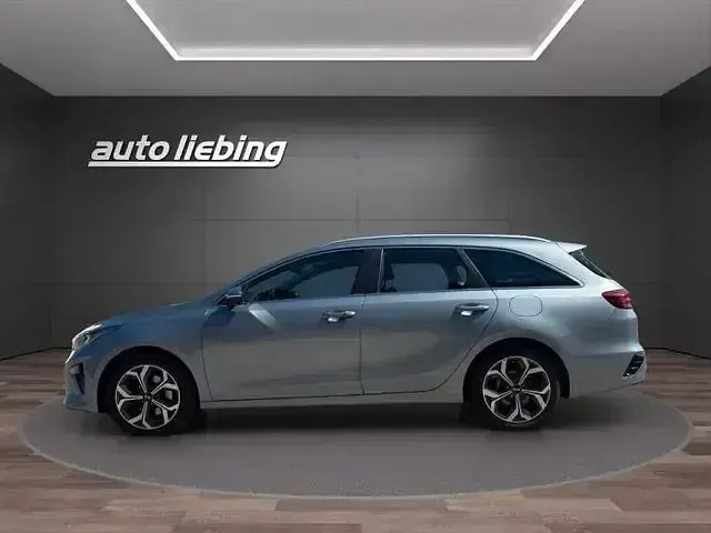 Gebraucht Kia Ceed Sportswagon 136 PS (100 kW) 2019 Sirius silver Kombi