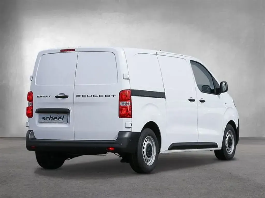 Gebraucht Peugeot Expert 150 PS (110 kW) 2025 Kaolinwei Van