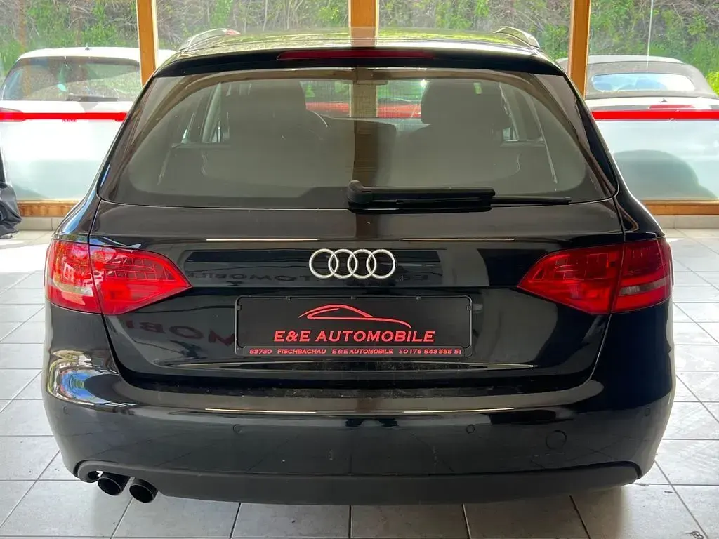 Gebraucht Audi A4 Attraction 120 PS (88 kW) 2011 Schwarz Kombi