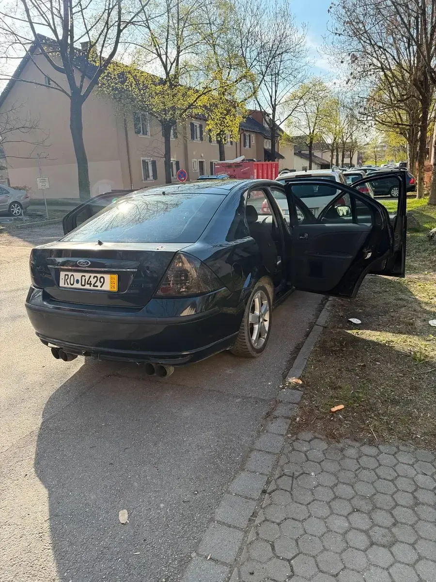 Gebraucht Ford Focus 204 PS (150 kW) 2005 Schwarz Limousine